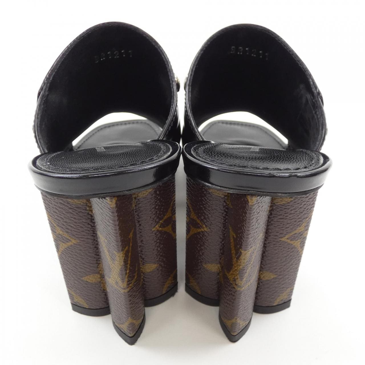 ルイヴィトン LOUIS VUITTON サンダル