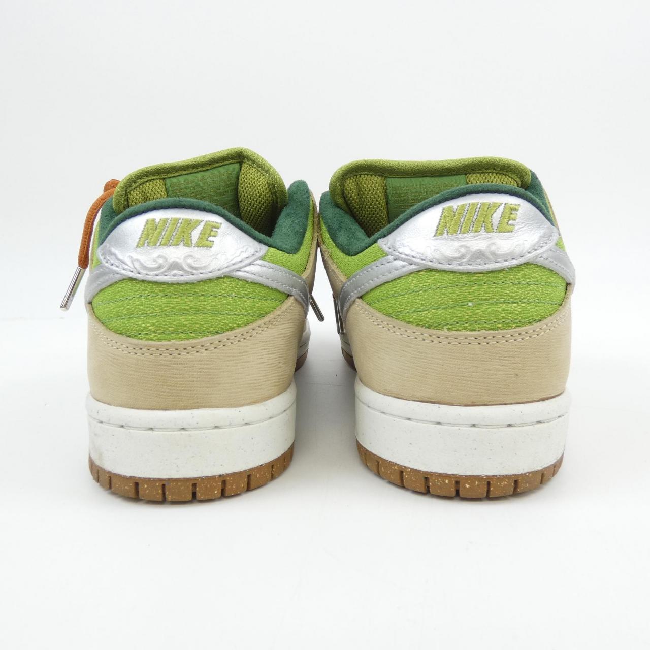 ナイキ NIKE スニーカー
