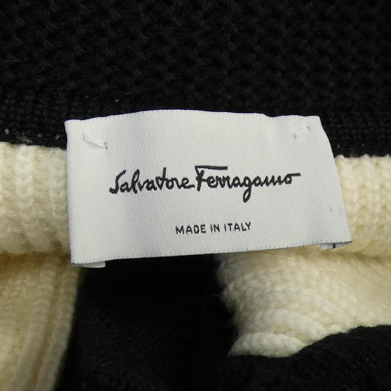 サルヴァトーレフェラガモ SALVATORE FERRAGAMO ワンピース