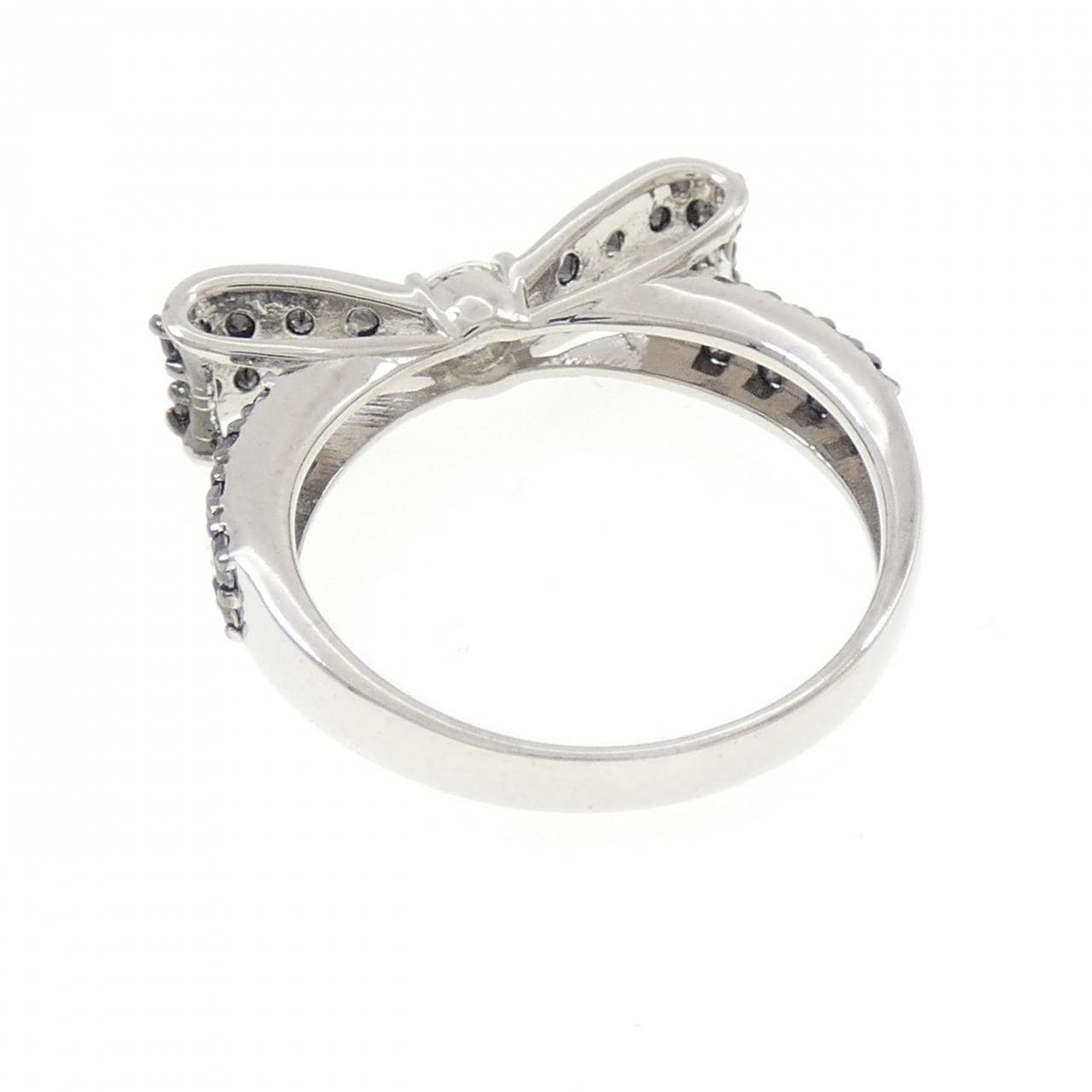 K18WG/K18BG リボン ダイヤモンド リング 0.23CT