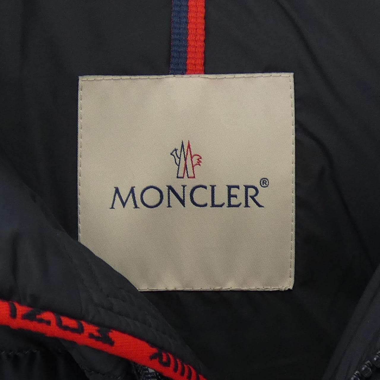 モンクレール MONCLER ダウンジャケット