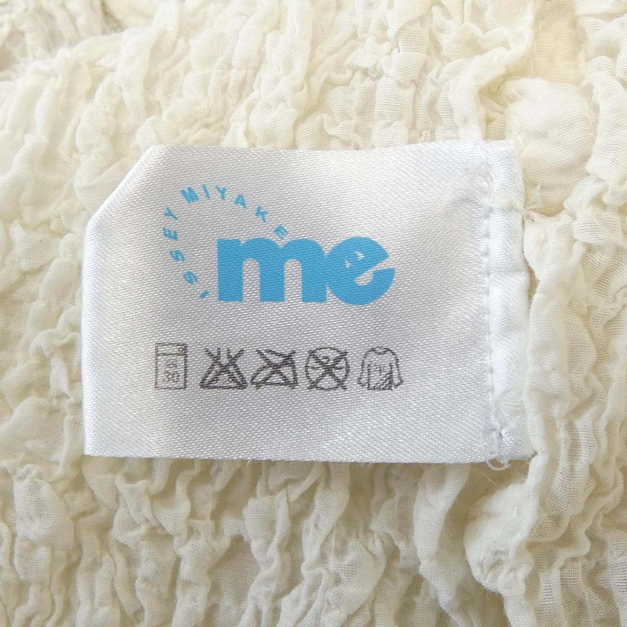 ミーイッセイミヤケ me ISSEY MIYAKE MI02FR501 トップス