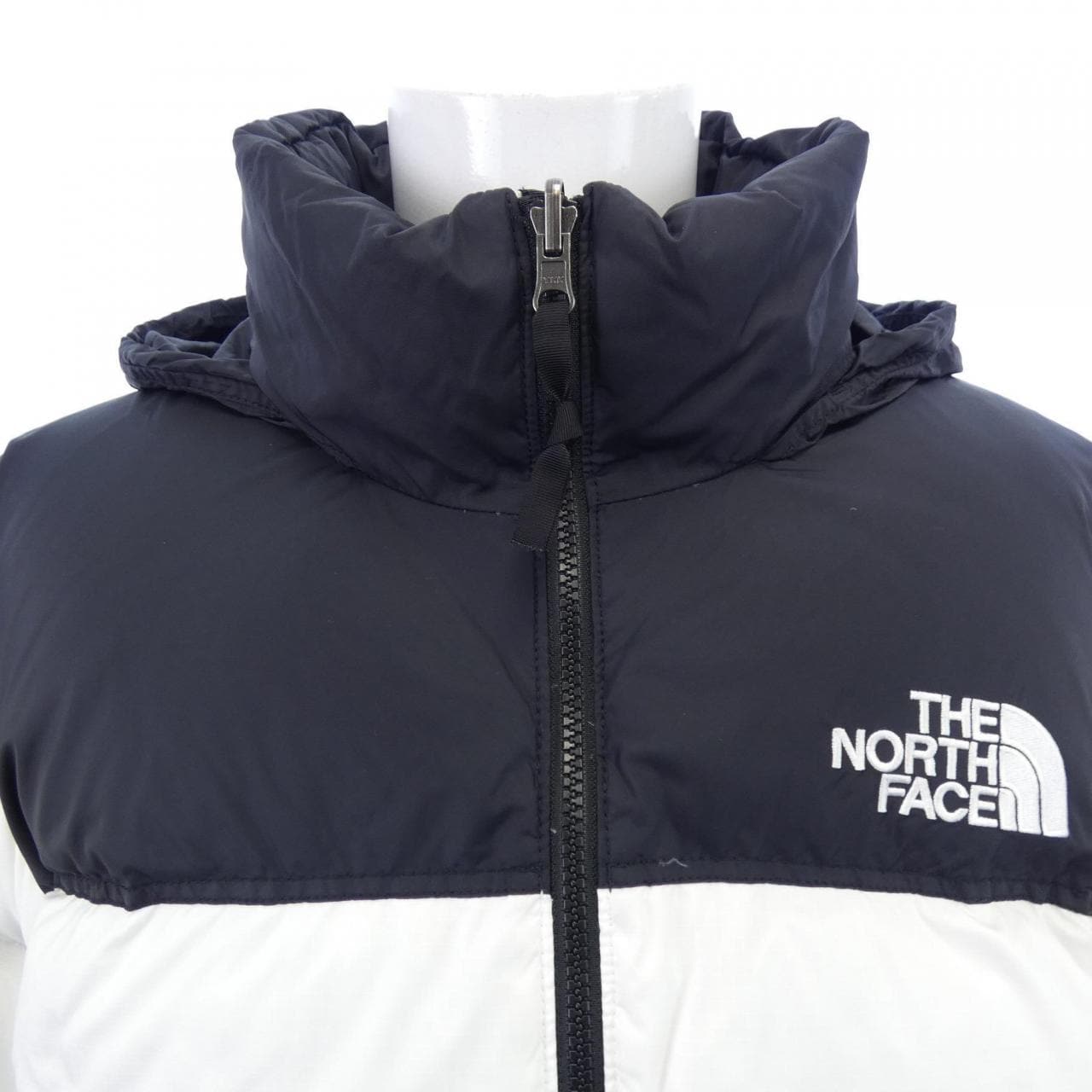 ザノースフェイス THE NORTH FACE NF0A3C8D ダウンジャケット