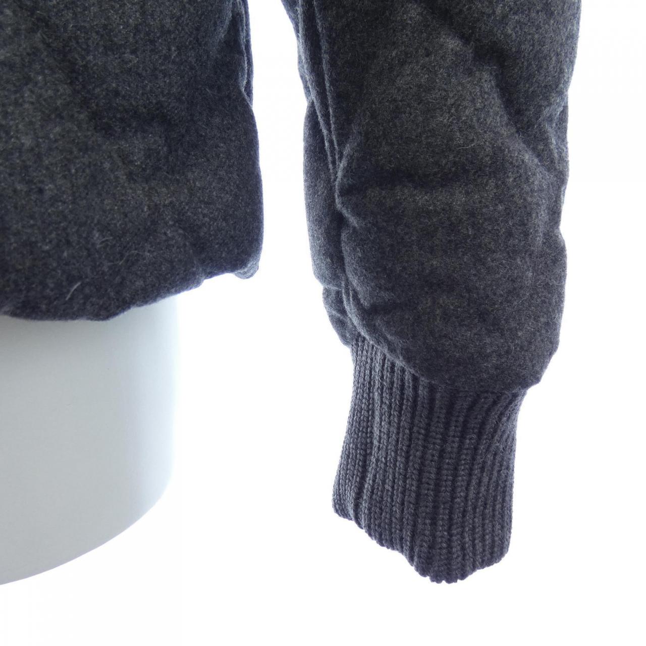 モンクレール MONCLER ダウンジャケット