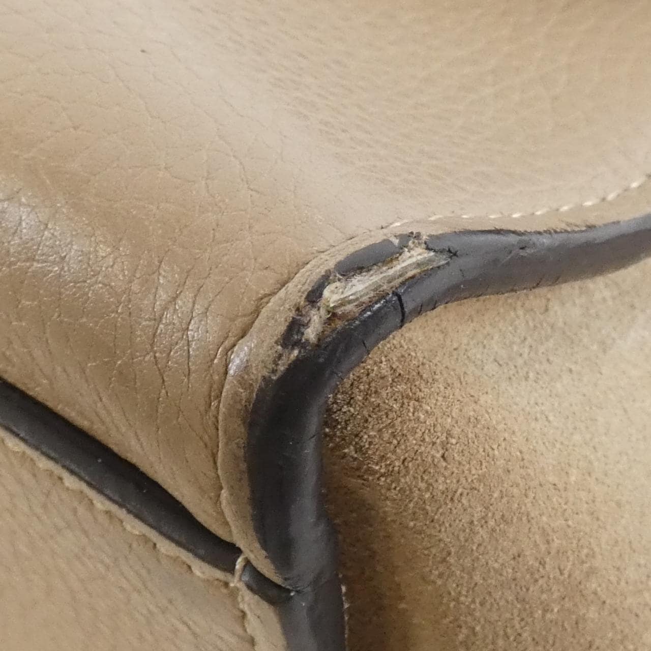 セリーヌ トラぺーズ 169543MDB バッグ