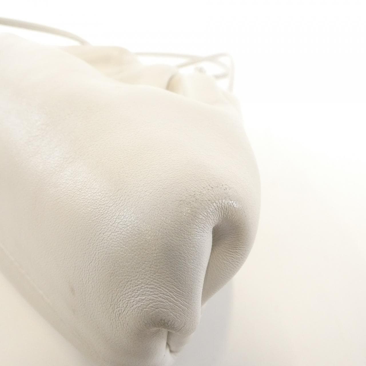 ボッテガヴェネタ 585852 VCP40 ショルダーバッグ