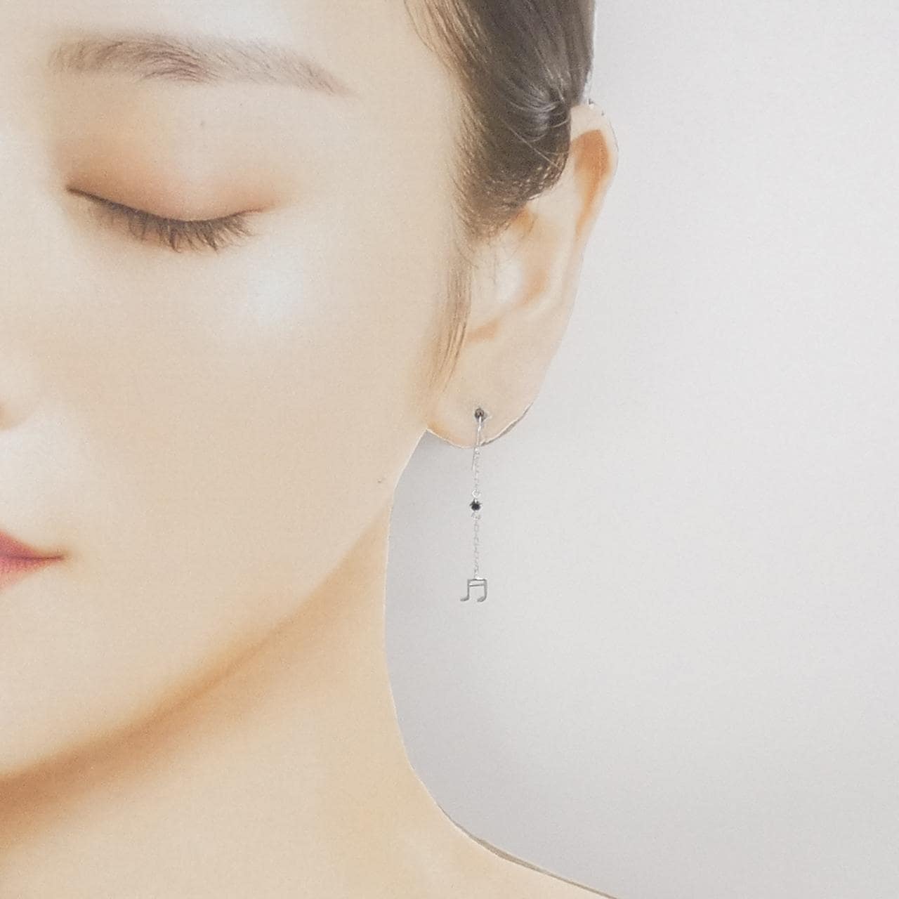 K14WG 音符 キュービック ピアス