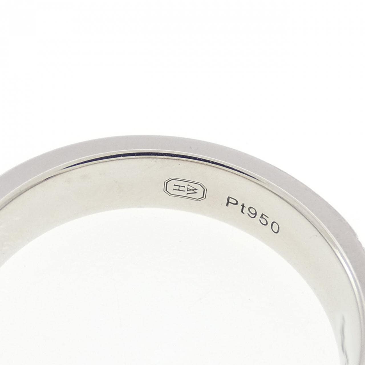 ハリーウィンストン スリーストーン リング