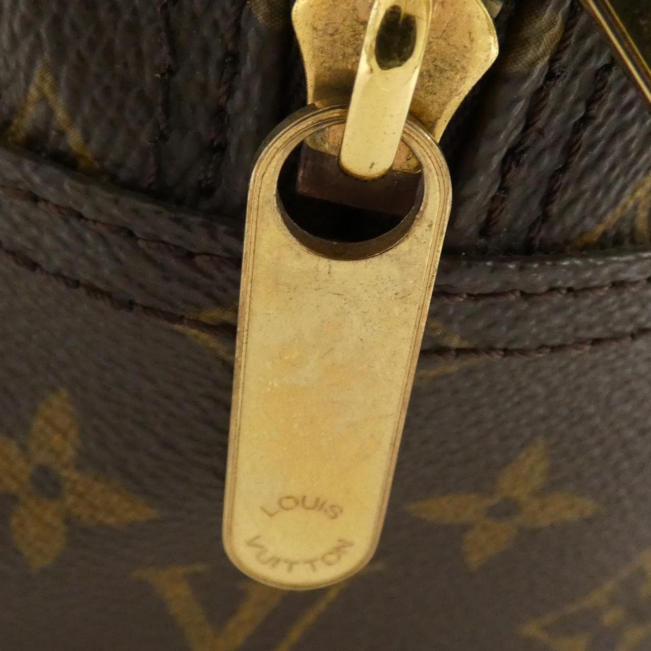 LOUIS VUITTON Monogram Manhattan PM M40026 Bag