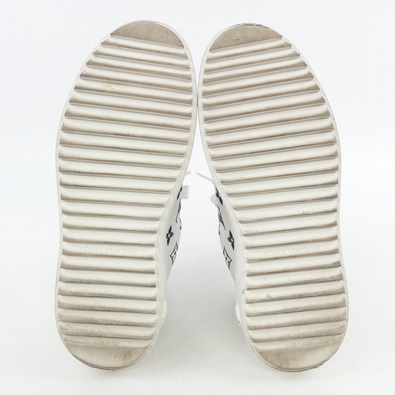 ルイヴィトン LOUIS VUITTON モノグラムパターン タイムアウトライン スニーカー