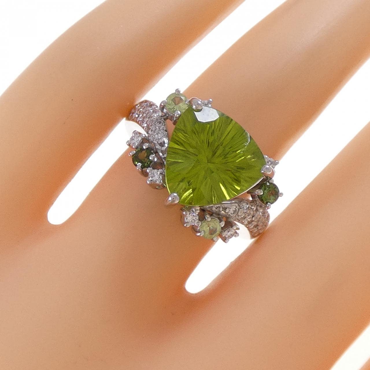 PT900 ペリドット リング 4.25CT