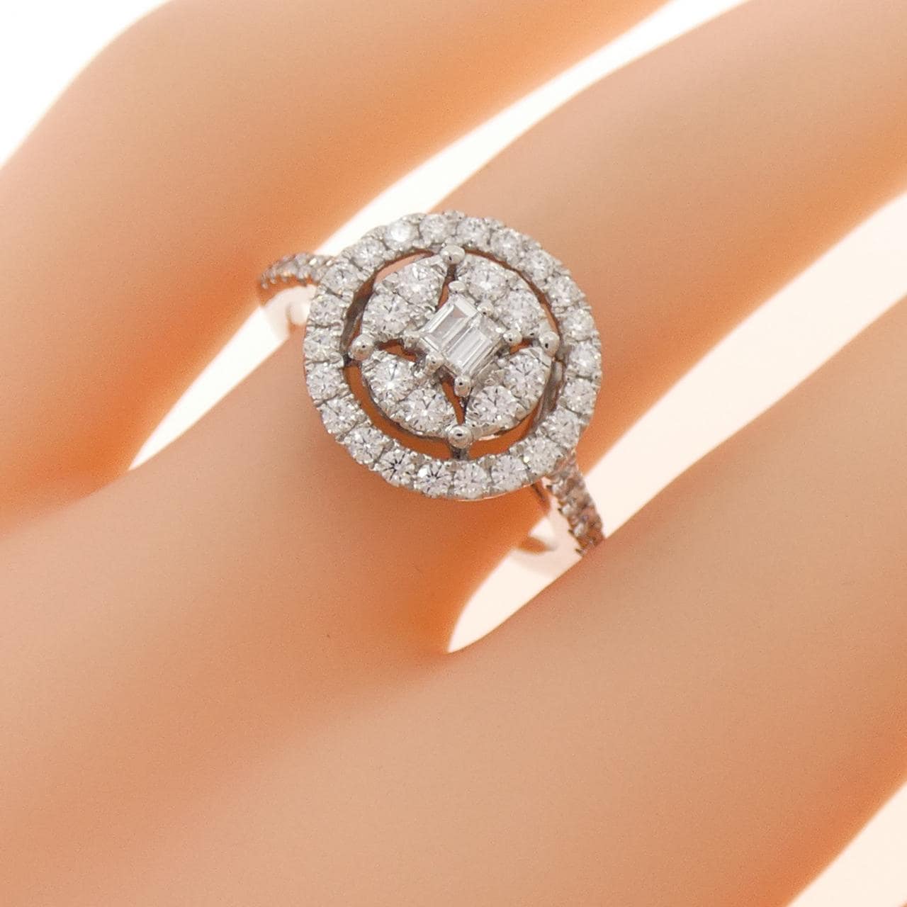 K18WG ダイヤモンド リング 0.64CT