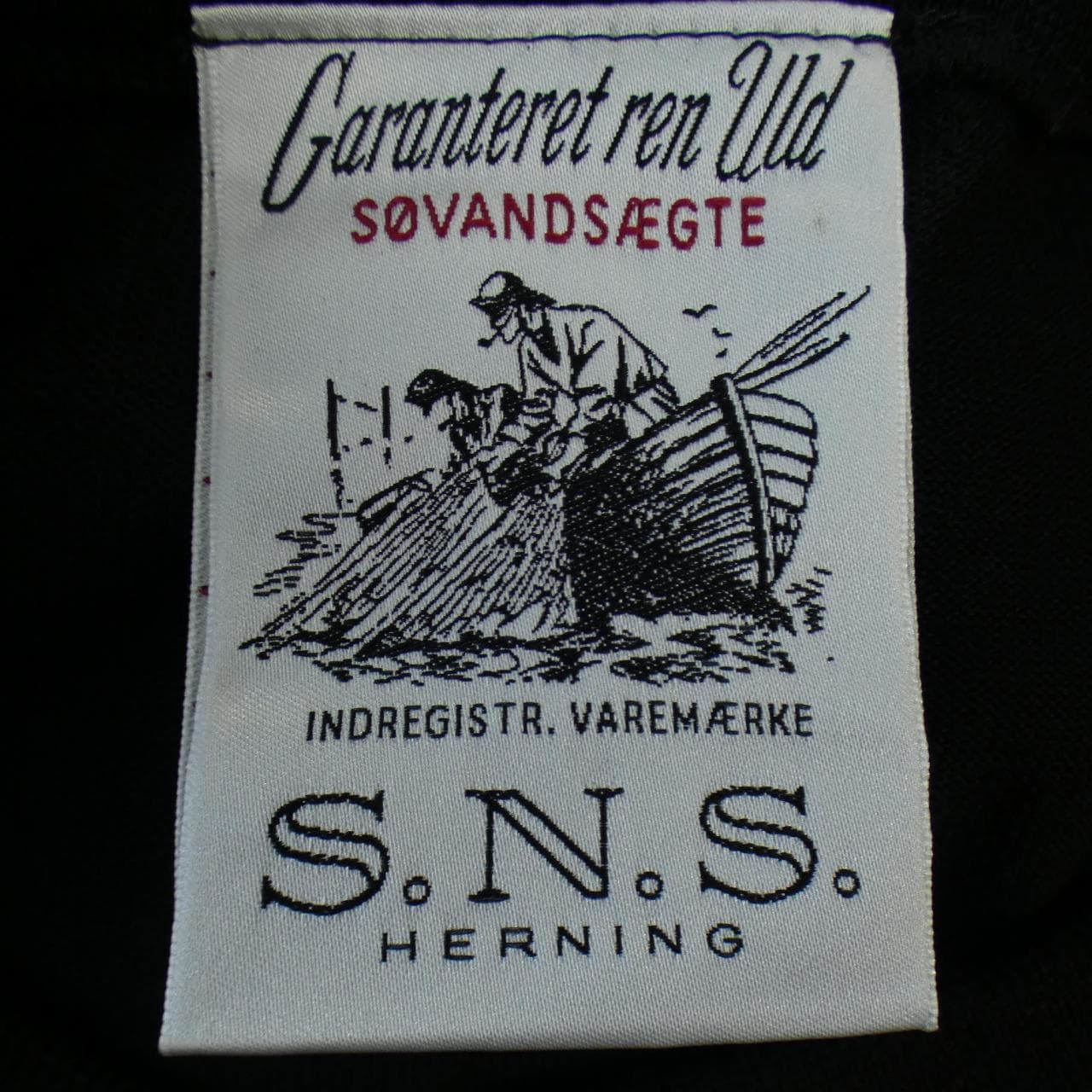 エスエヌエスハーニング S.N.S.HERNING ニット
