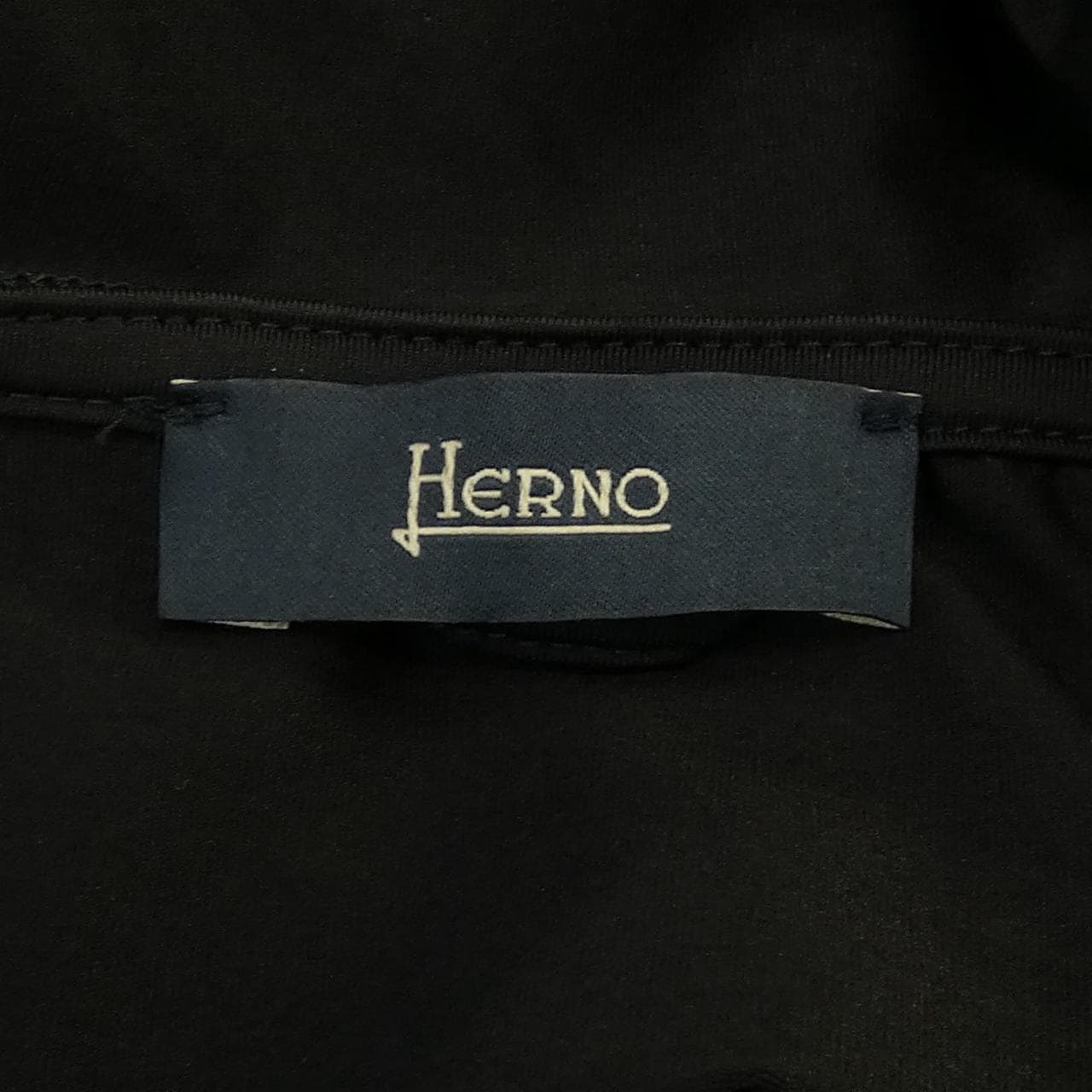 ヘルノ Herno パーカー