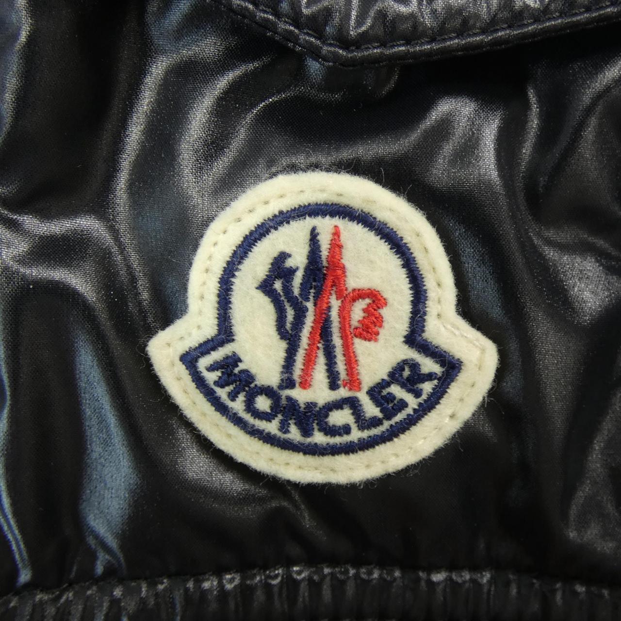 モンクレール MONCLER ダウンジャケット