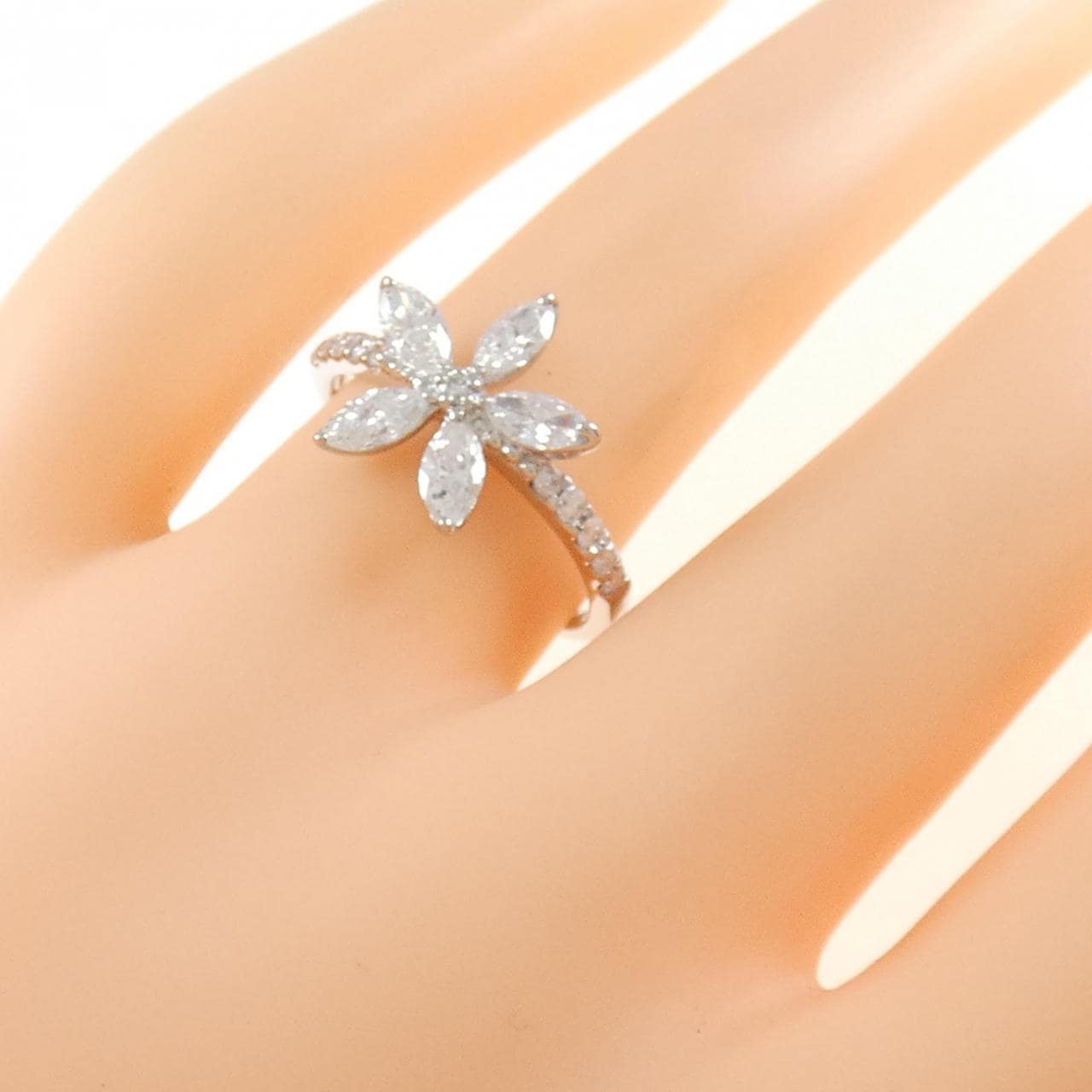 PT フラワー ダイヤモンド リング 0.78CT