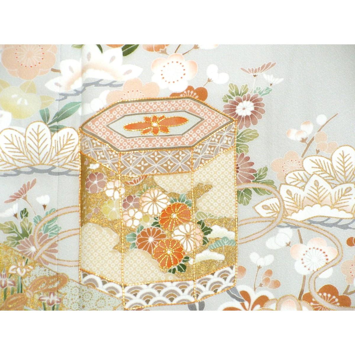 色留袖　友禅金彩加工　刺繍入り　丸に蔦