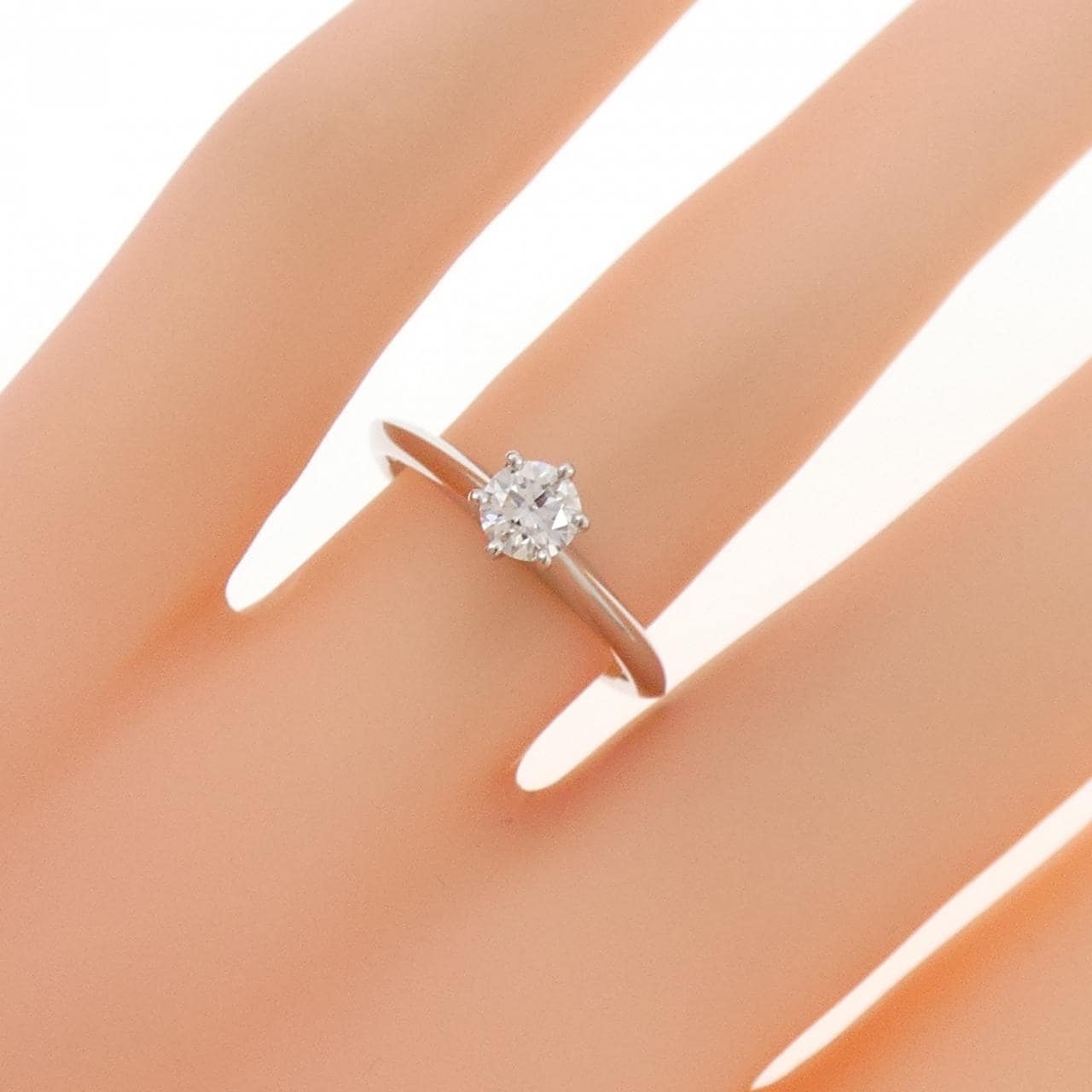 ティファニー クラシックソリティア リング 0.33CT