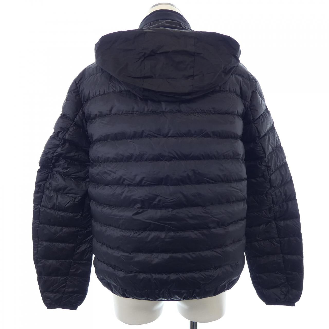 モンクレール MONCLER ダウンジャケット