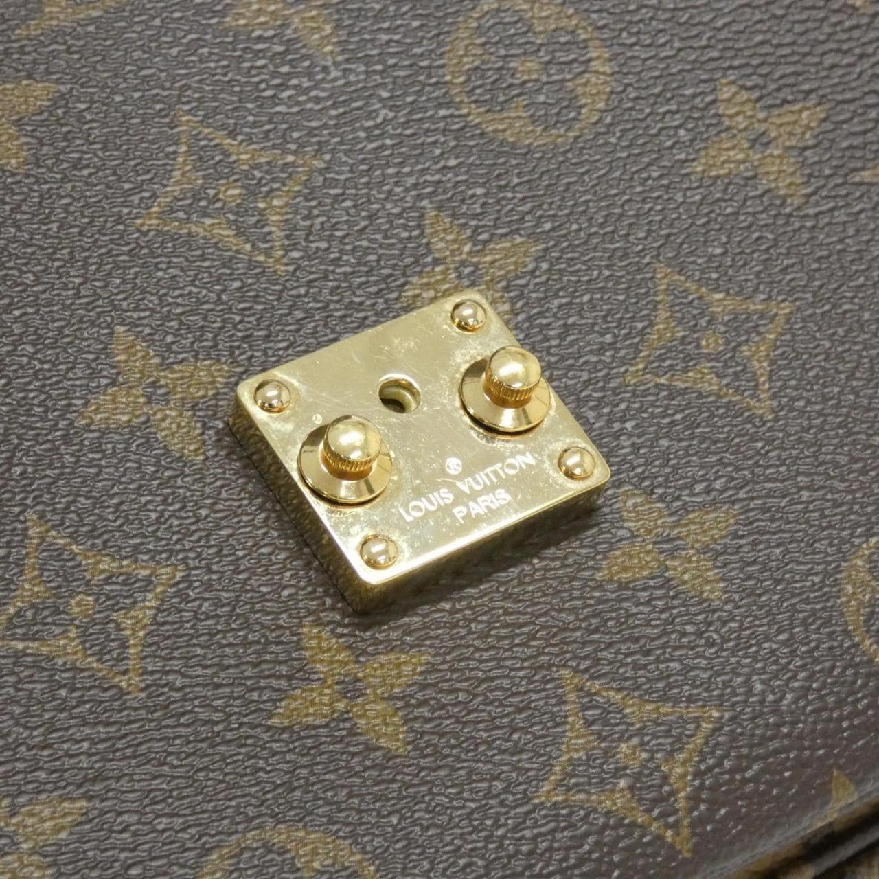 LOUIS VUITTON Monogram Reverse Pochette Metis 中型包 M44876