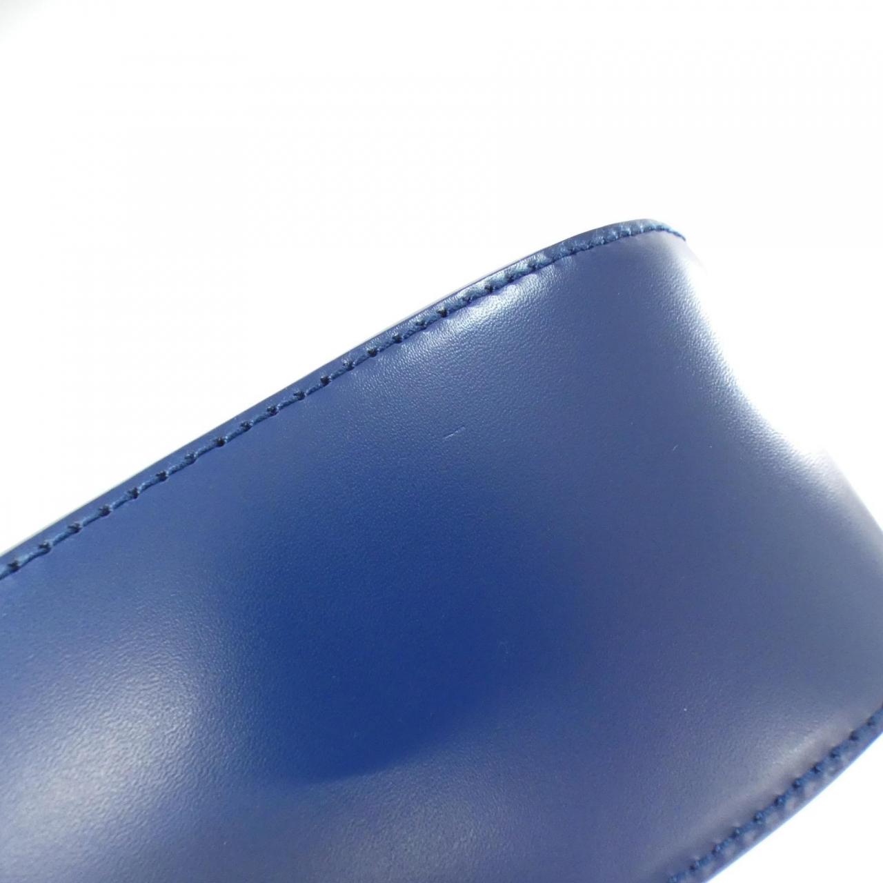 サルヴァトーレフェラガモ 21 1780 ショルダーバッグ