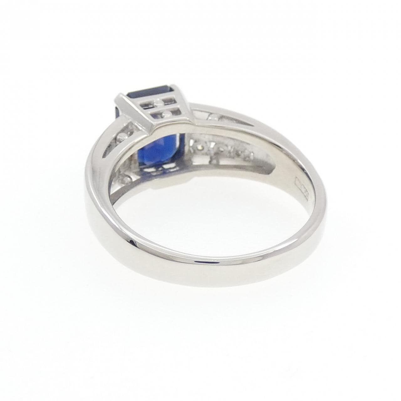 PT900 サファイヤ リング 2.29CT