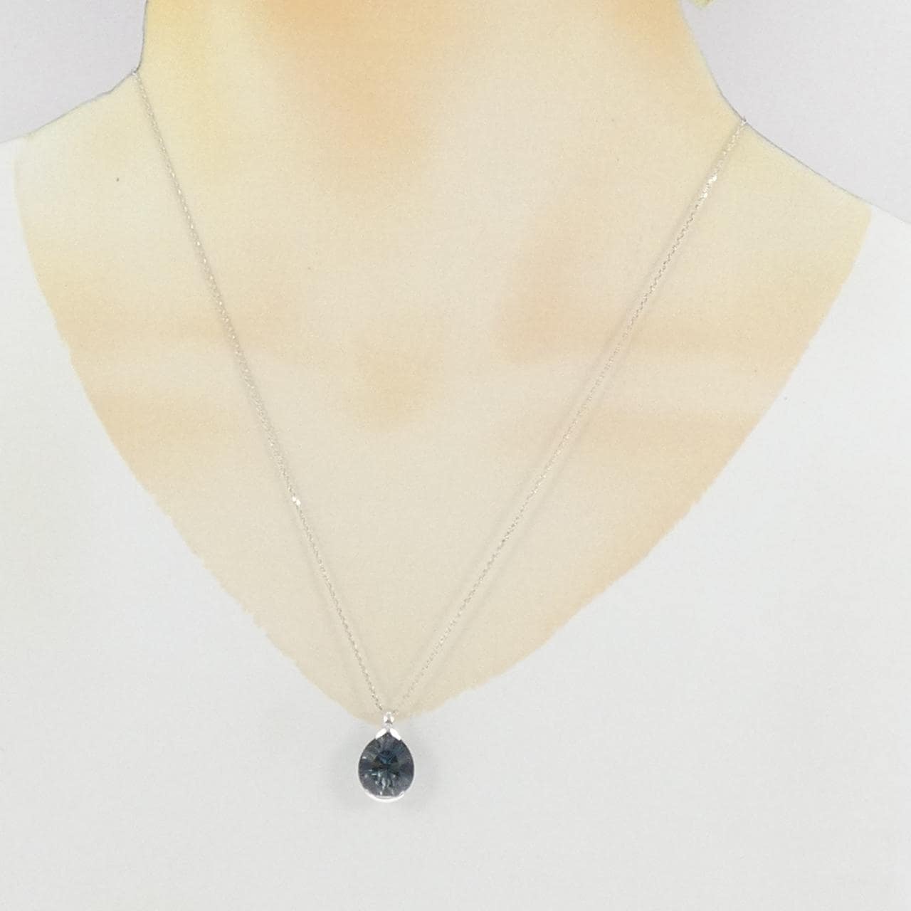 タサキ ルミノ ネックレス