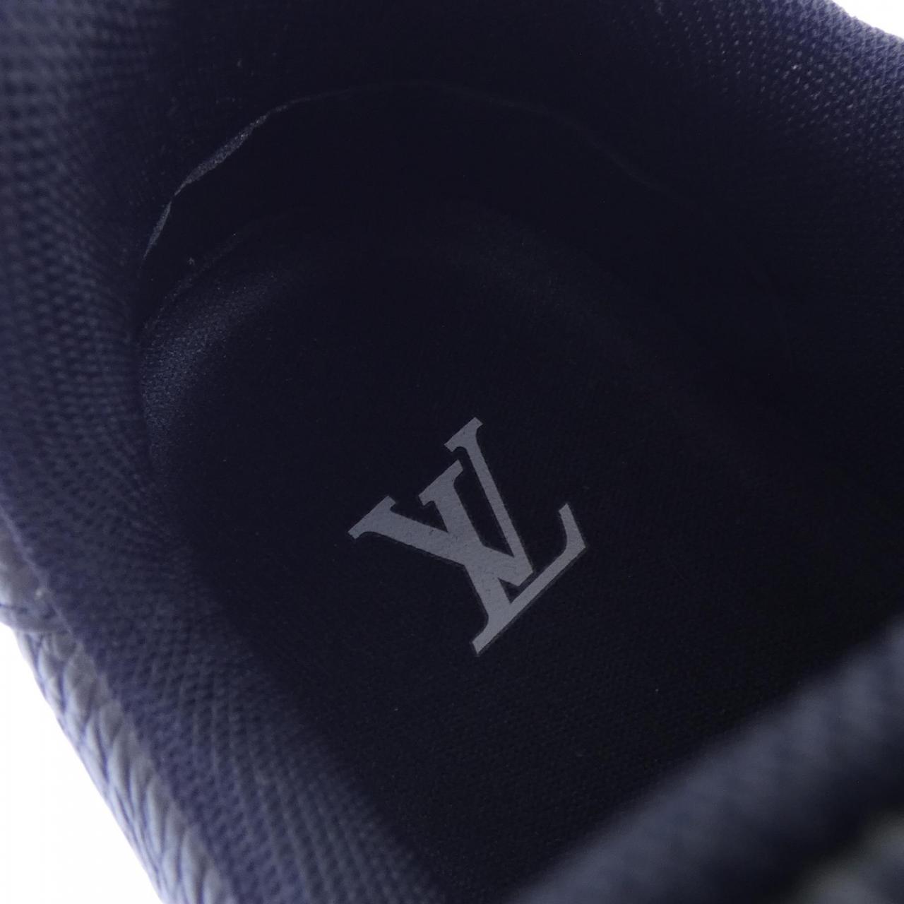 ルイヴィトン LOUIS VUITTON メタルディティール LVトレイナーライン スニーカー
