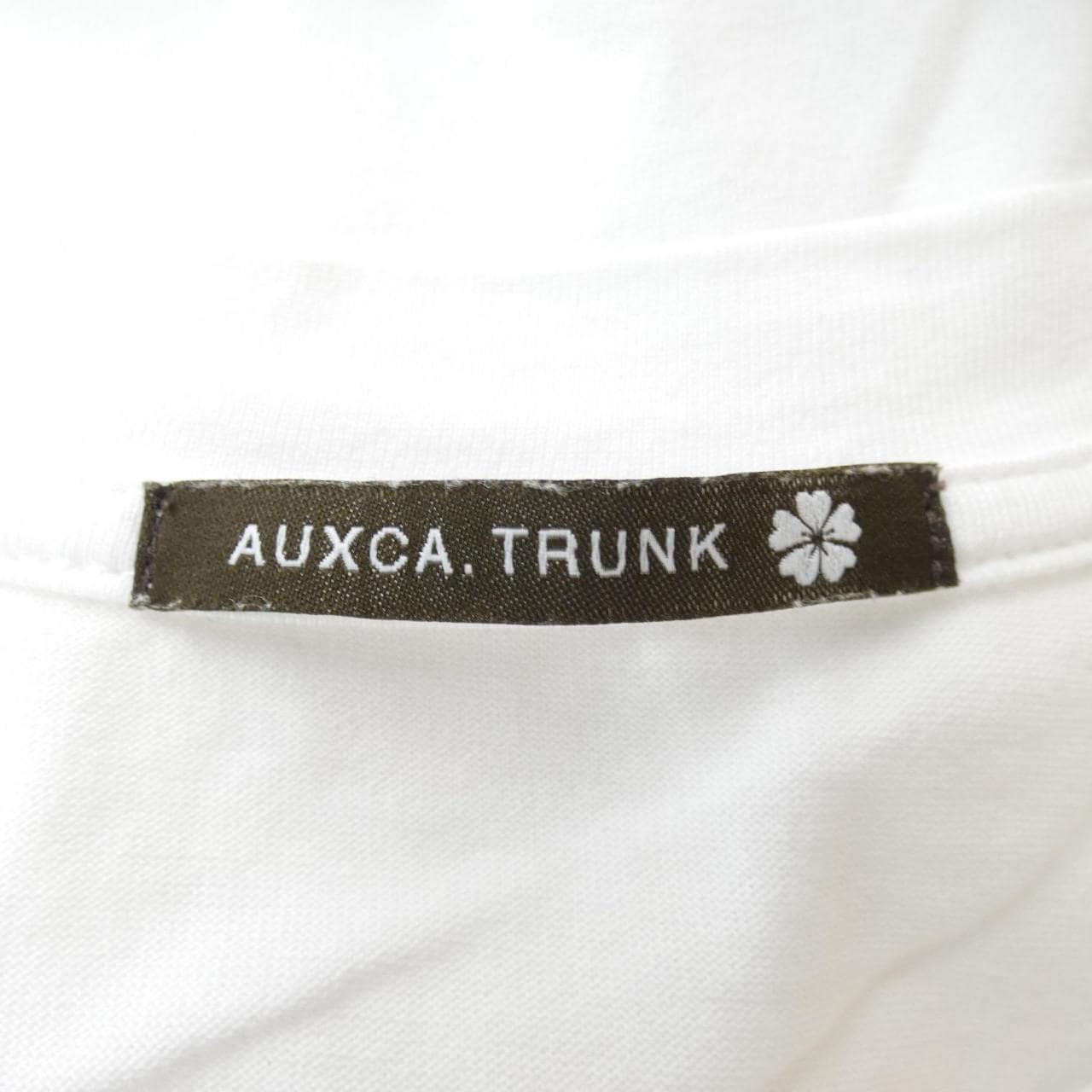 AUXCA TRUNK Tシャツ