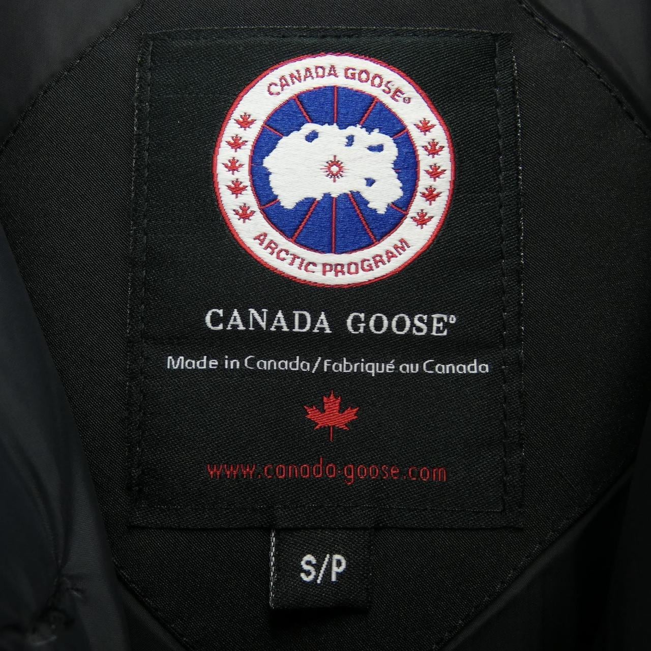 加拿大鵝CANADA GOOSE羽絨大衣