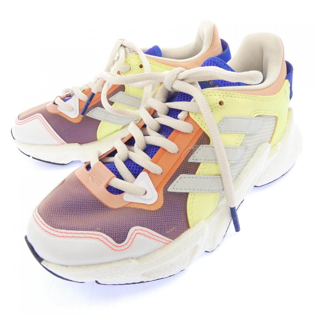 Karlie Kloss S24028 ADIDAS スニーカー
