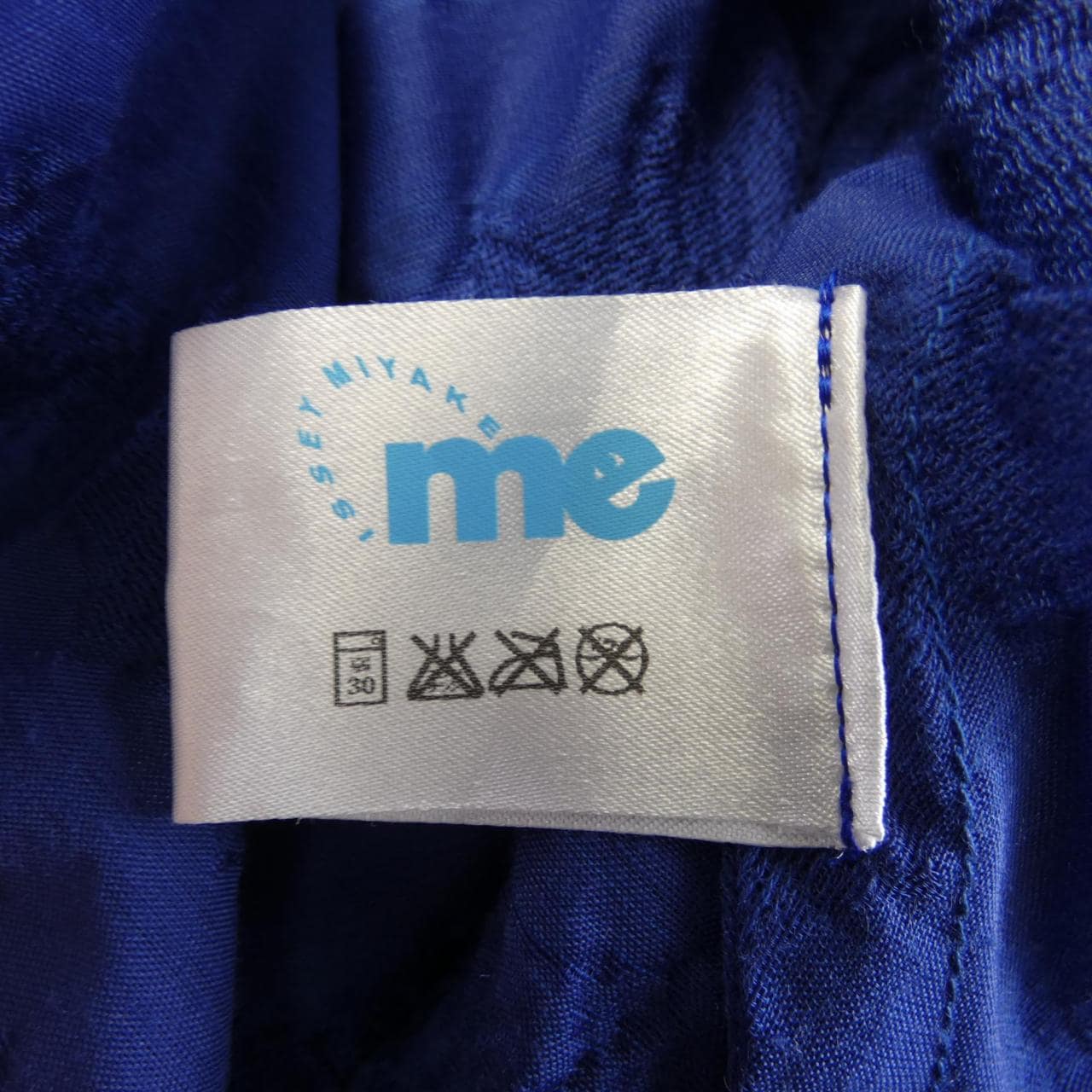 ミーイッセイミヤケ me ISSEY MIYAKE トップス