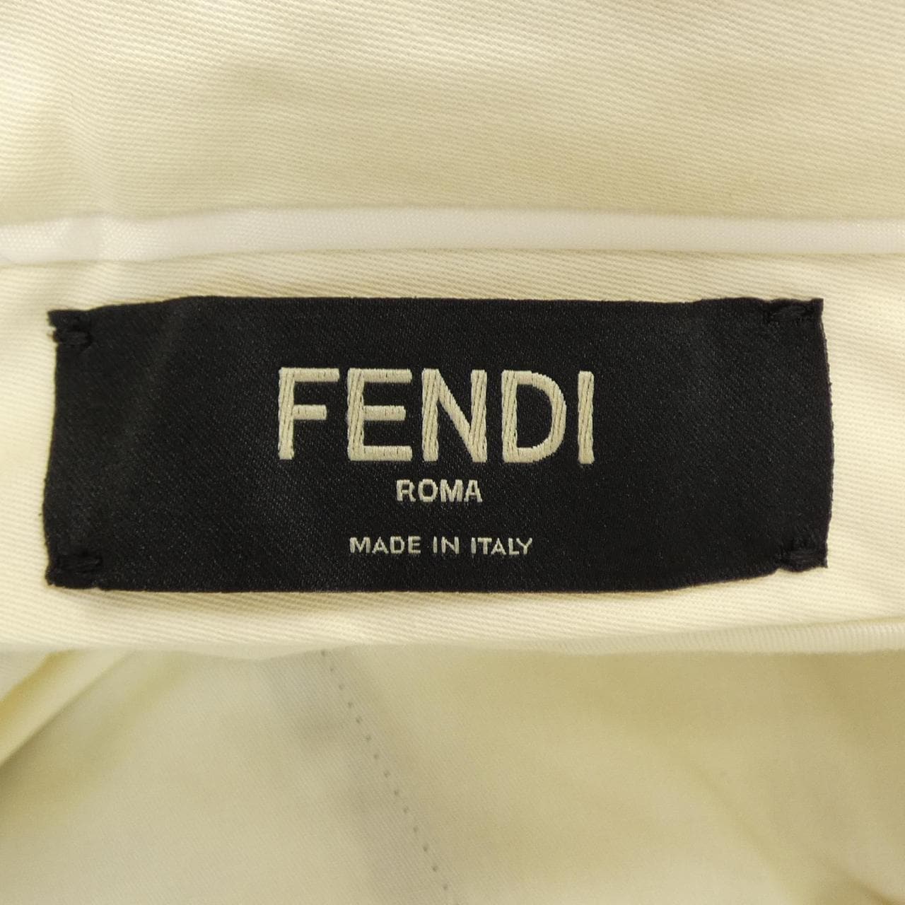 フェンディ FENDI FB0585 ACC5 ショートパンツ