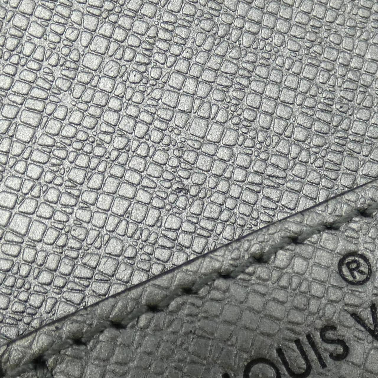 LOUIS VUITTON Taiga Rama 戶外單肩包 M30833 肩背包