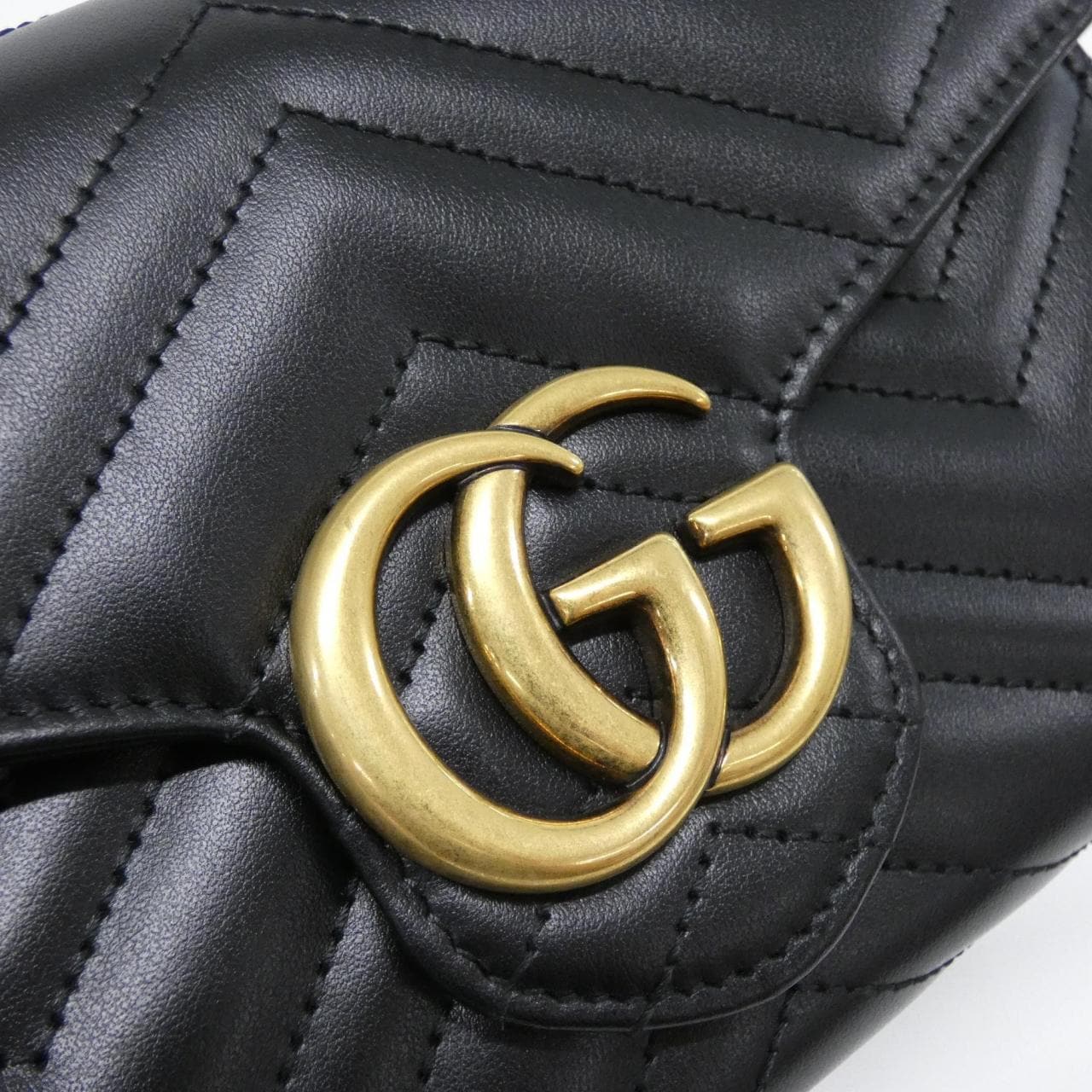 グッチ GG MARMONT 474575 DTD1T ショルダーバッグ