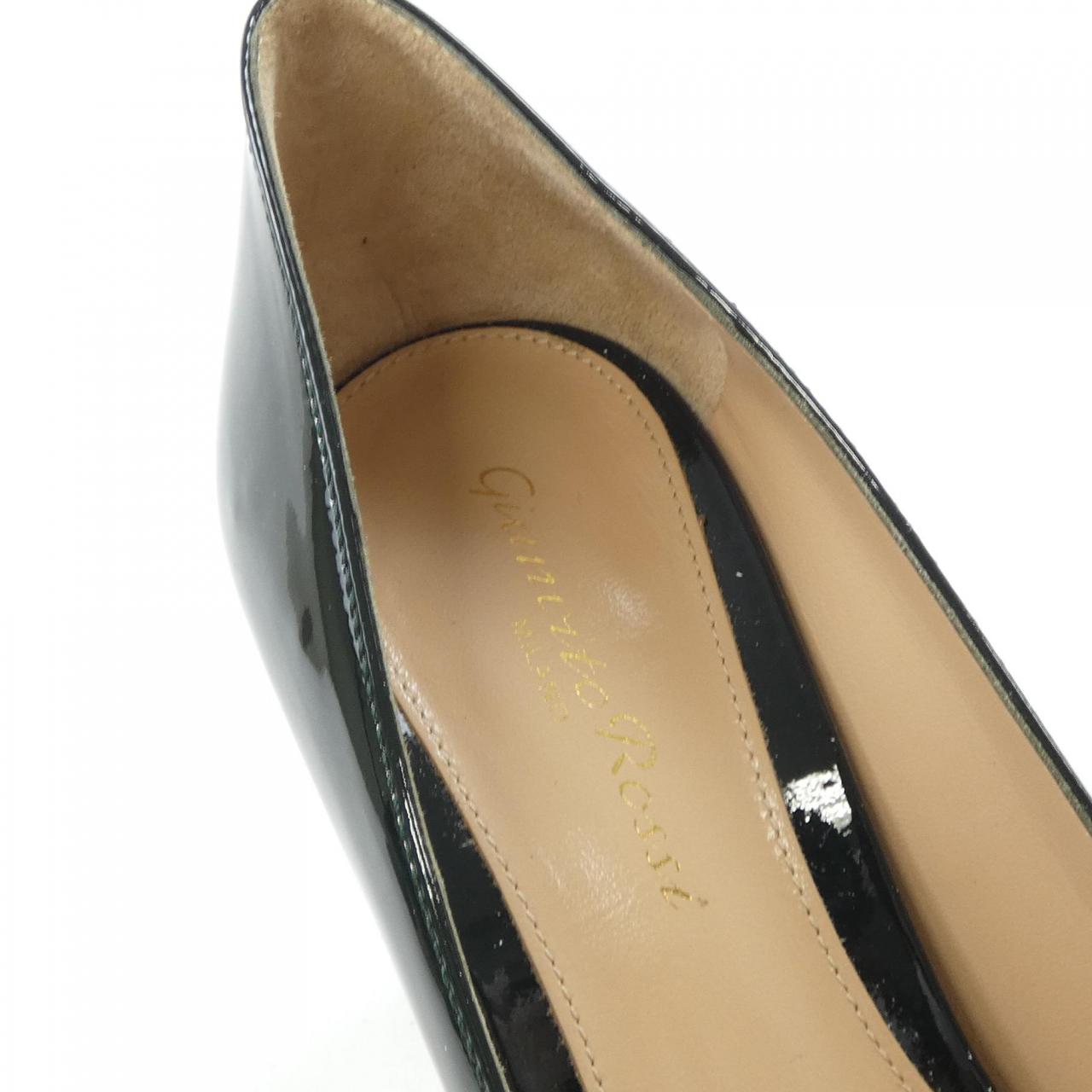 ジャンヴィトロッシ GIANVITO ROSSI パンプス