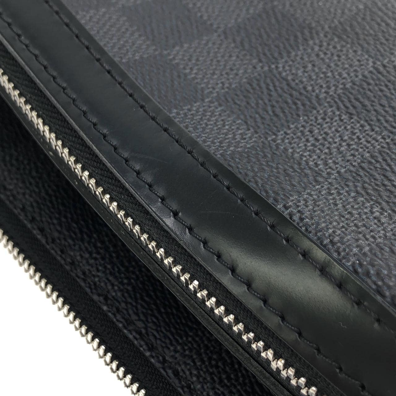 ルイヴィトン ダミエ グラフィット スタンプ トリオ メッセンジャー N58040 ショルダーバッグ