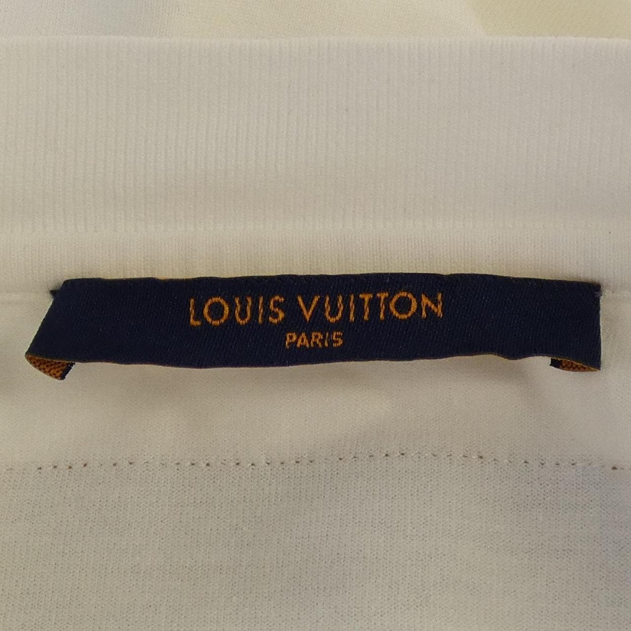 ルイヴィトン LOUIS VUITTON エンボスLVロングスリーブ HLY23WDT3 Tシャツ