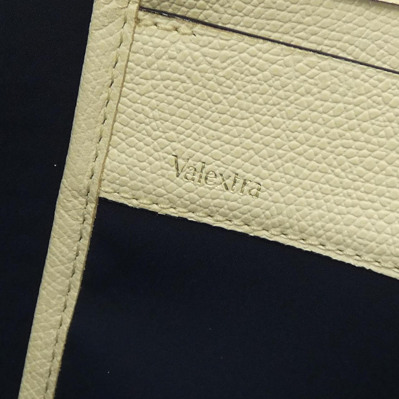 ヴァレクストラ VALEXTRA K-VAL WBSF0014703T9999NNWH BAG