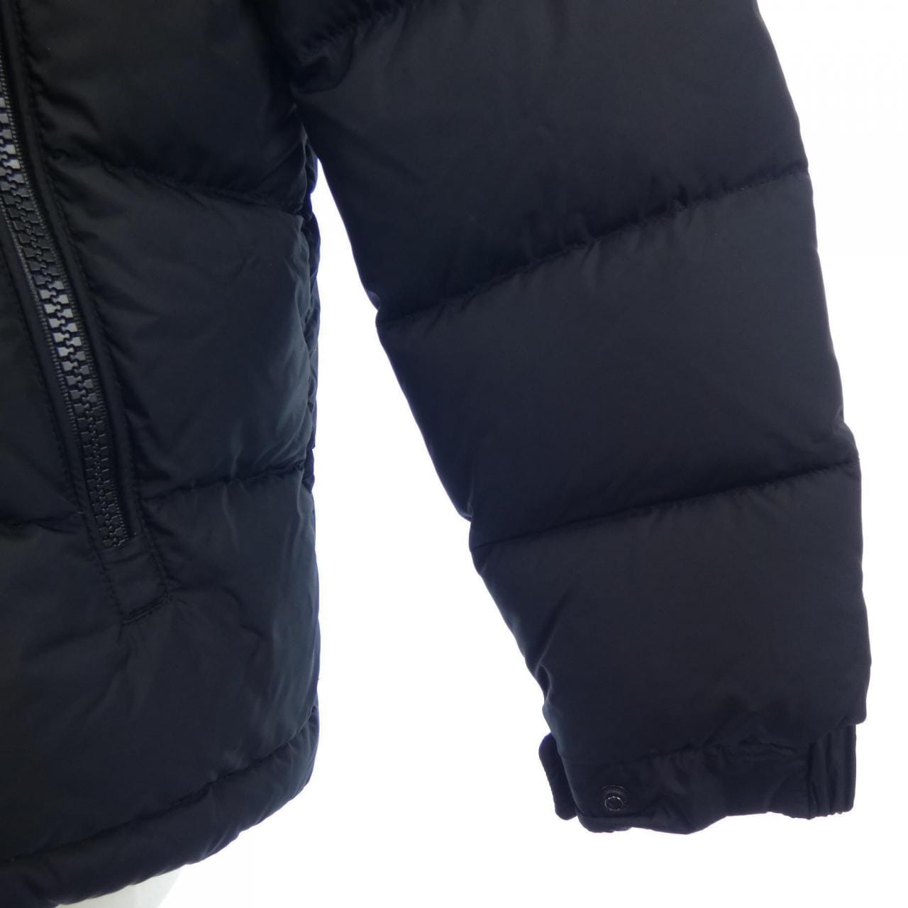 モンクレール MONCLER ダウンジャケット