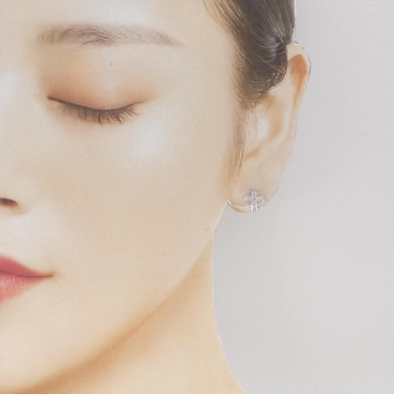 K18WG クロス ダイヤモンド ピアス 0.10CT