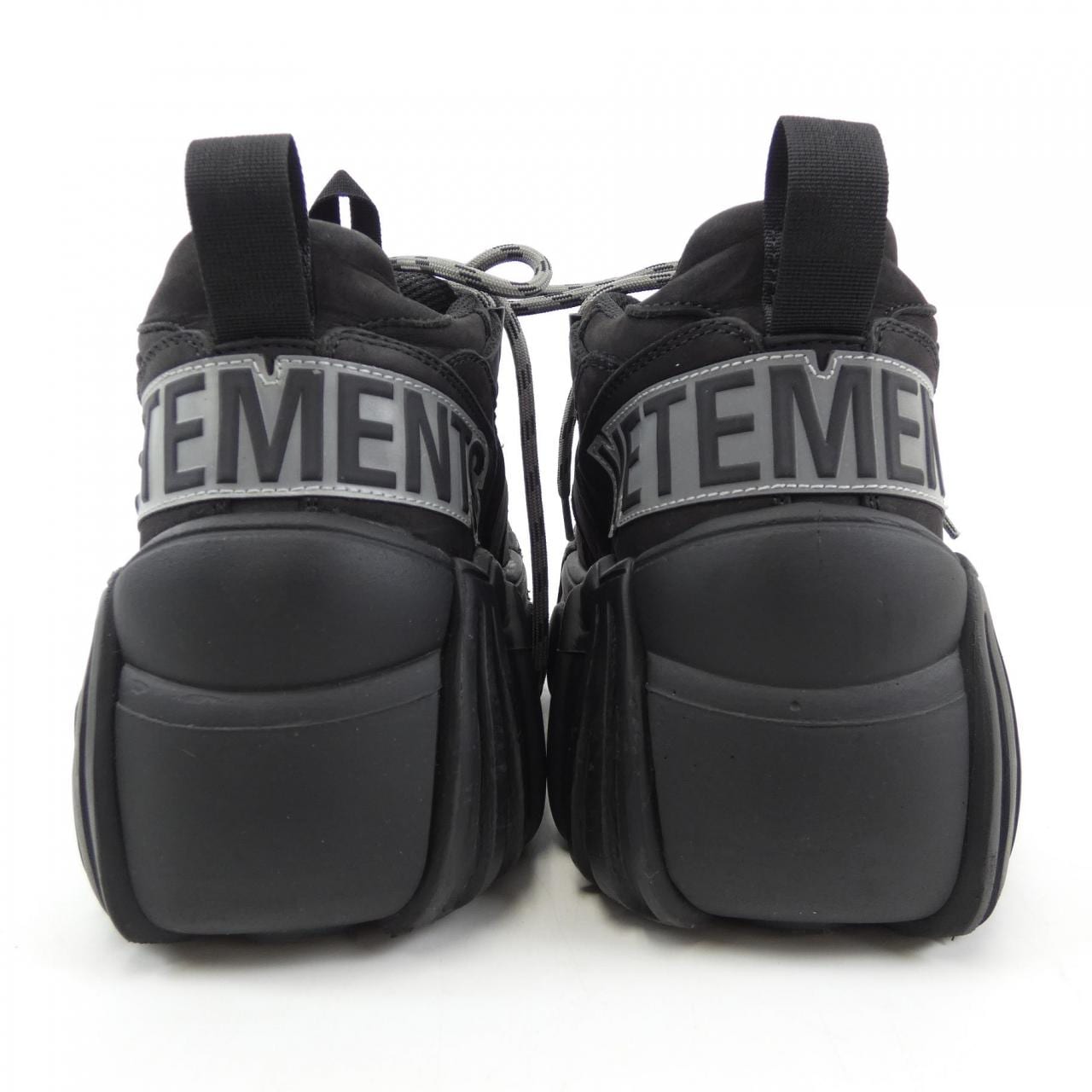 VETEMENTS sneakers