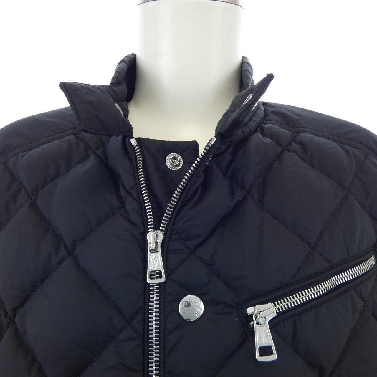 モンクレール MONCLER ダウンジャケット