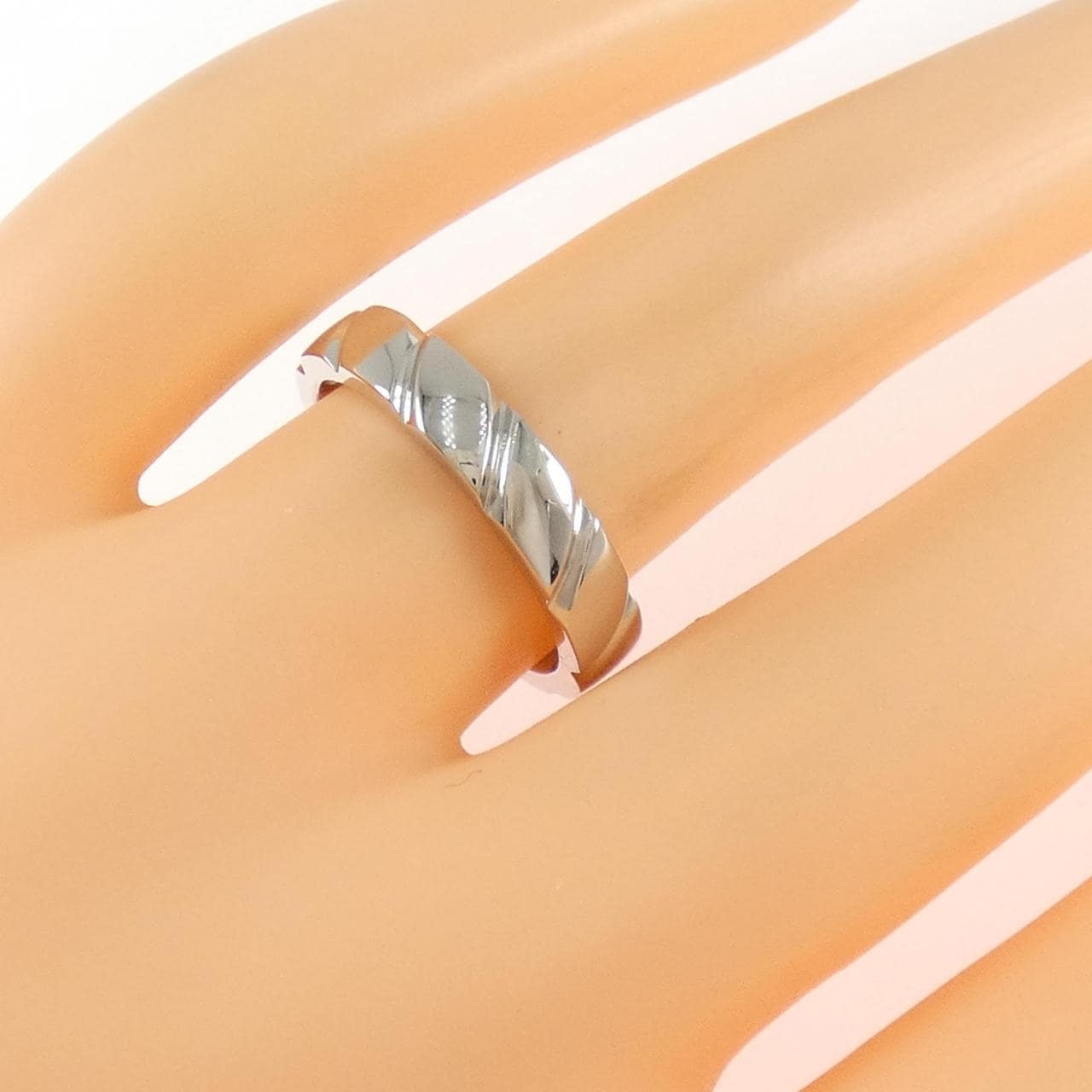 ショーメ トルサード グランモデル リング