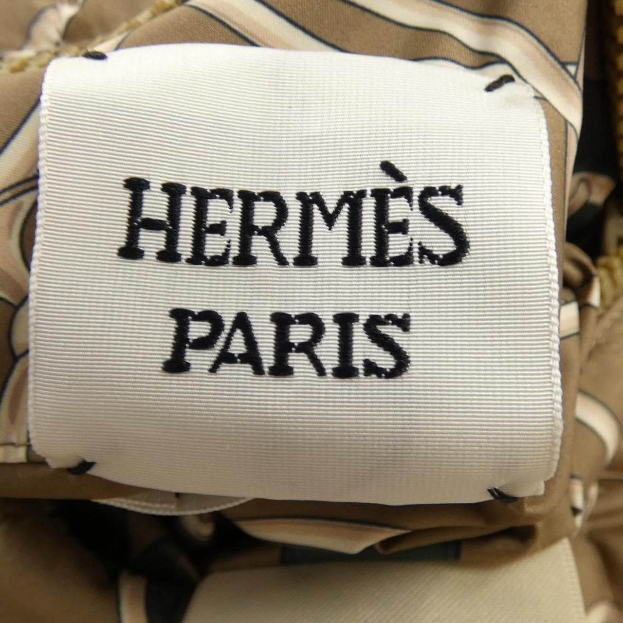 エルメス HERMES LA PROMENADE DU MATIN 2H0258D4 ダウンベスト