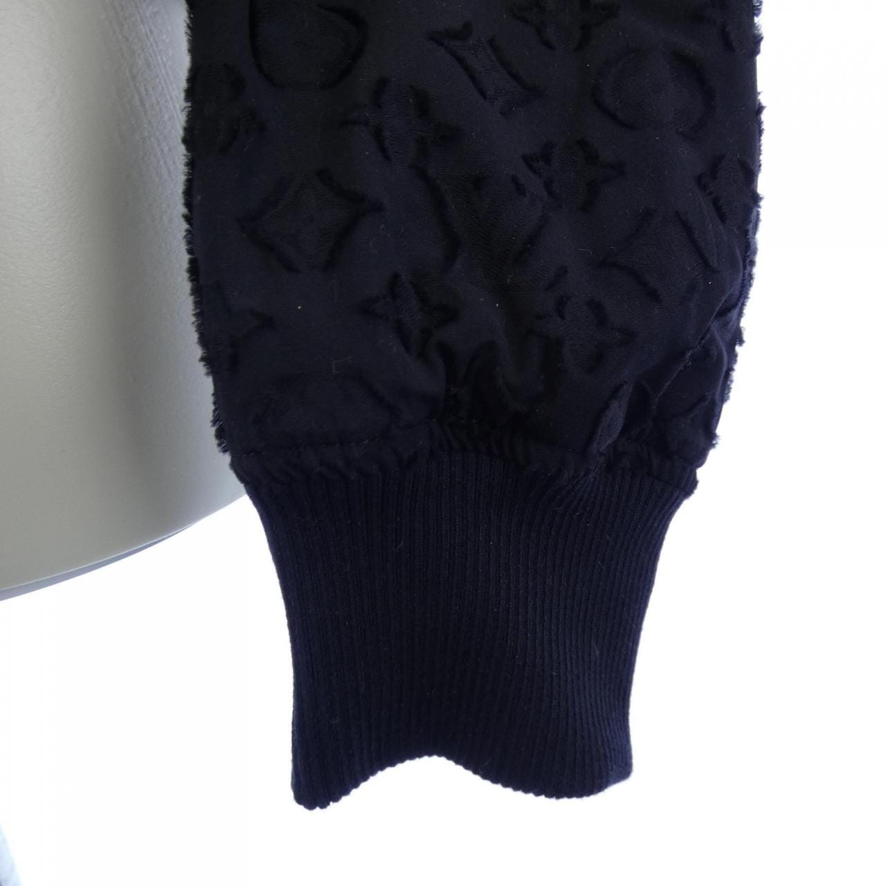 ルイヴィトン LOUIS VUITTON リバーシブルモノグラムレリーフ FNJA19AQV ブルゾン