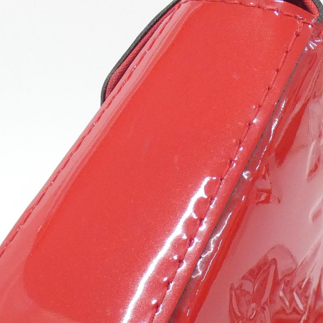 LOUIS VUITTON Vernis Sac Lucy 单肩包 M90282