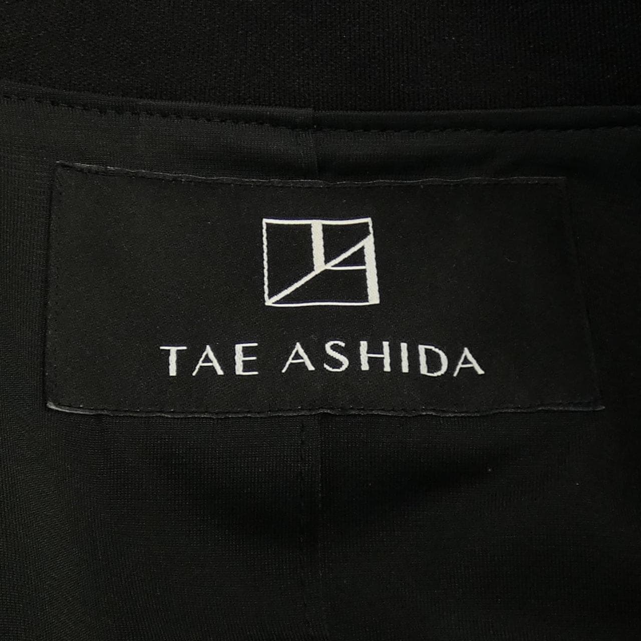 タエアシダ TAE ASHIDA ジャケット