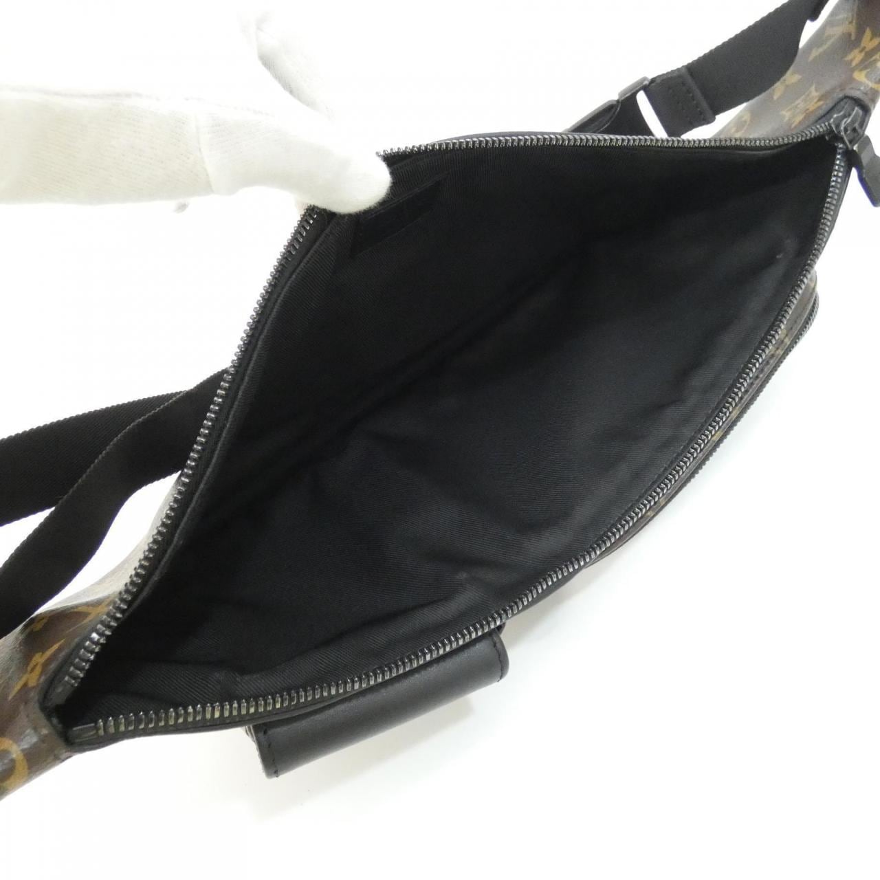 ルイヴィトン モノグラム マカサー クリストファー バムバッグ M45337 ショルダーバッグ