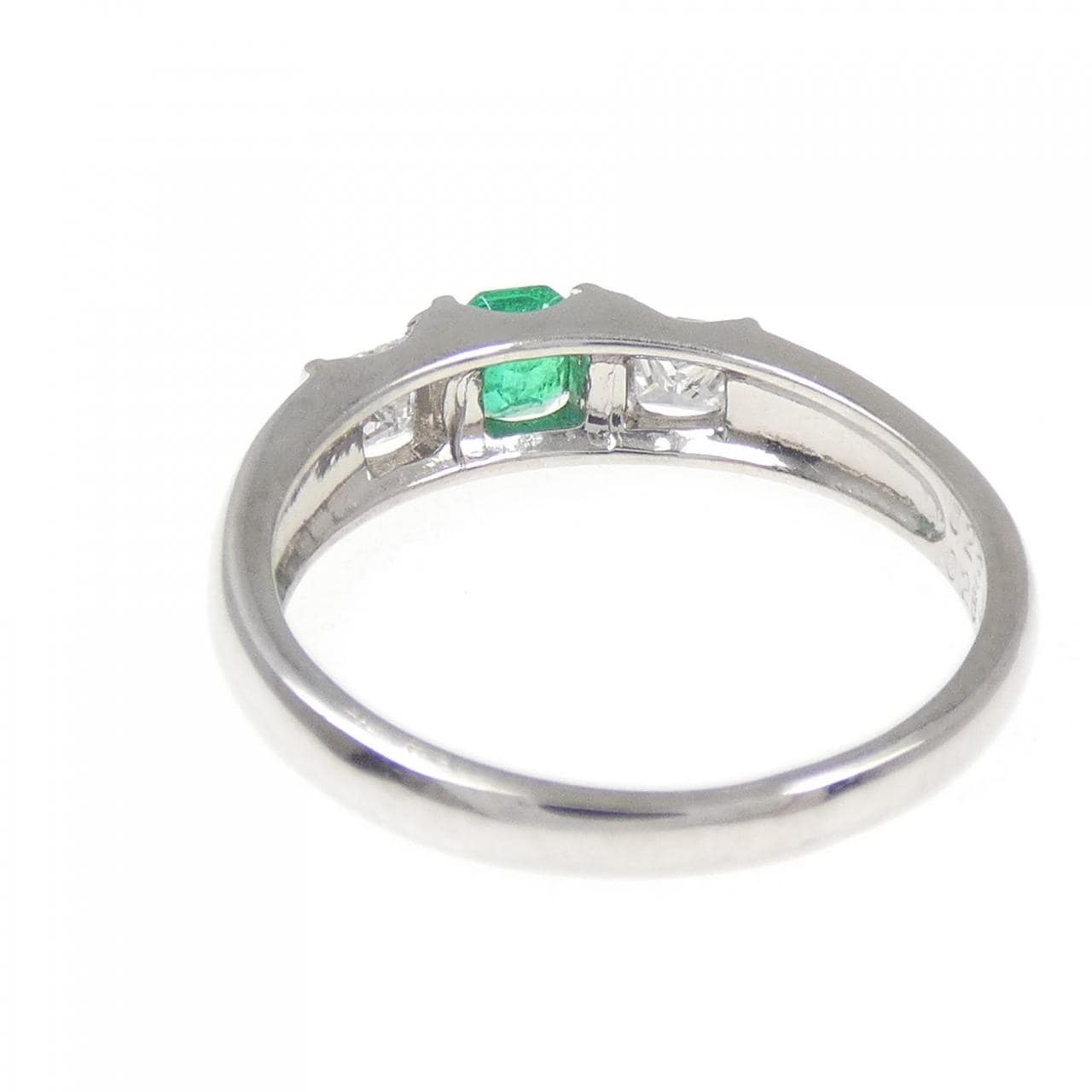 PT900 エメラルド リング 0.23CT